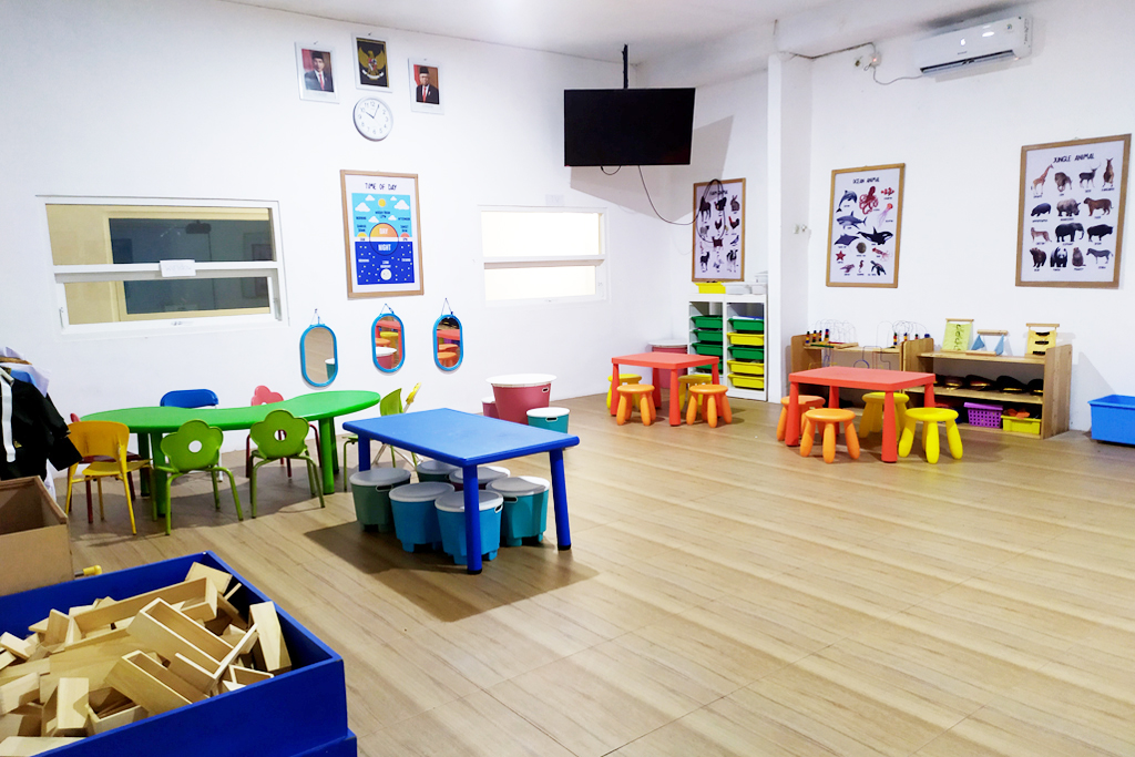 Activities Montessori Students Kindergarten Little Camel
